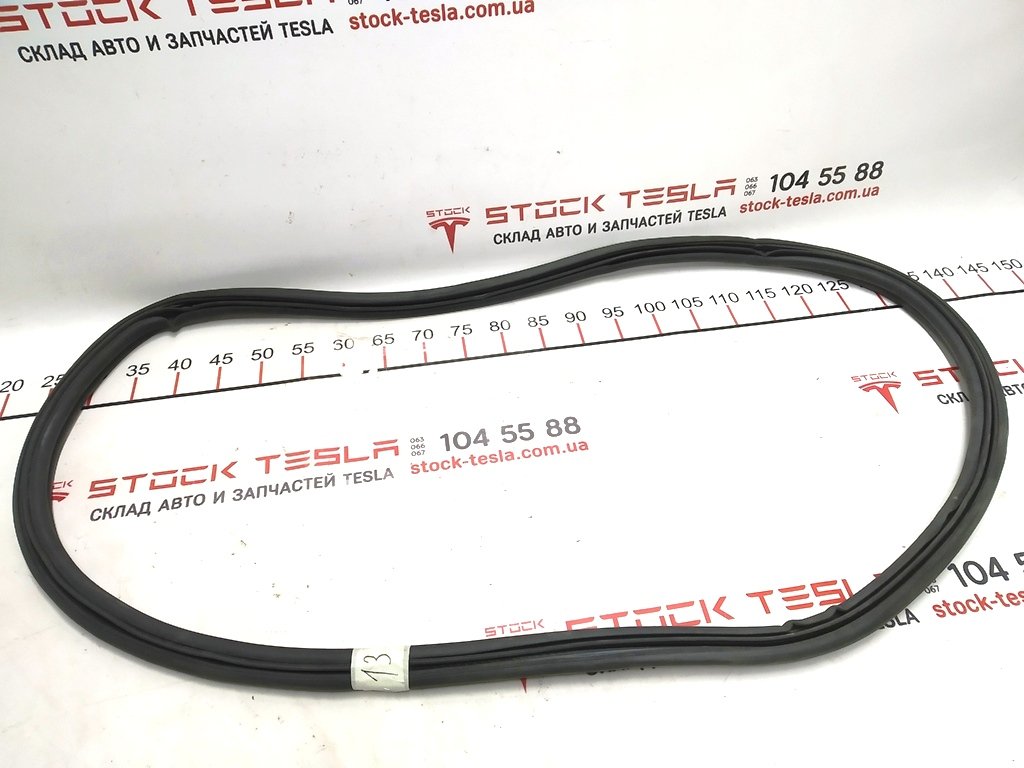 1 Уплотнитель бокса подкапотного резиновый Tesla model S REST 1521808-00-A